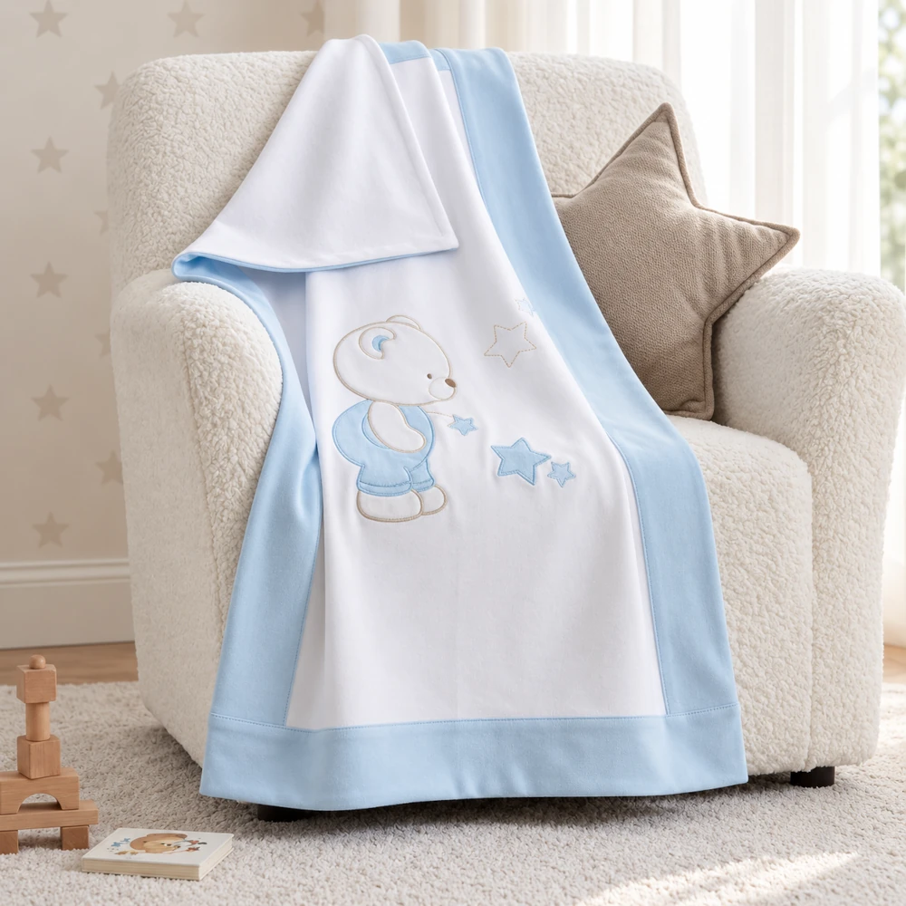 Coperta jersey cotone Cercatore di Stelle colore cielo con ricamo orsetto