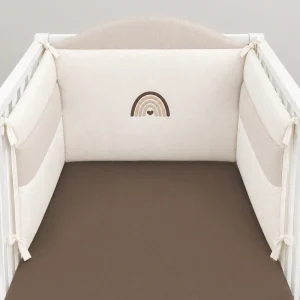 Paracolpi alto ricamato Rainbow in mussola 100% cotone colore Moka per lettino